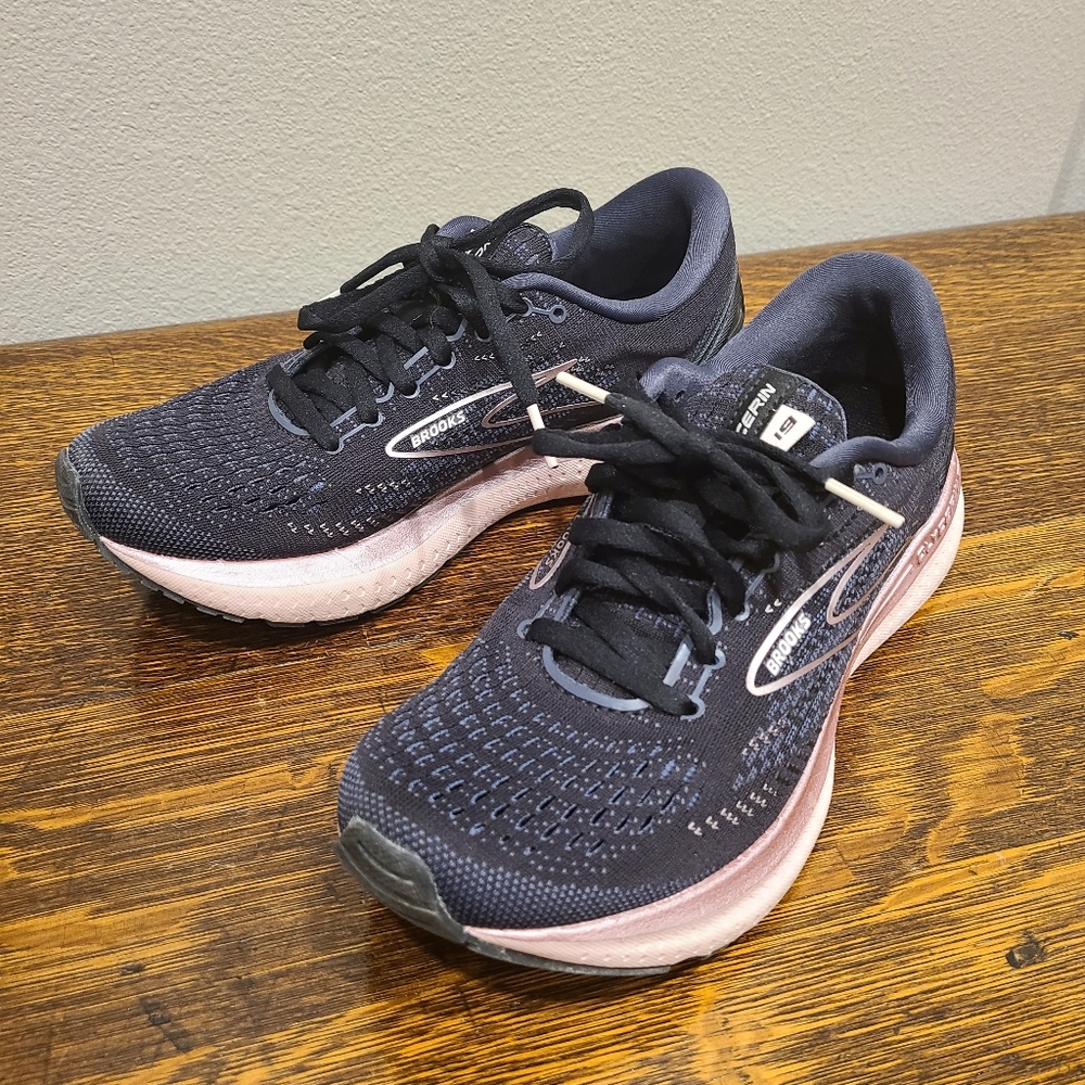 Brooks womens Glycerin Neutral Running shoe size 7